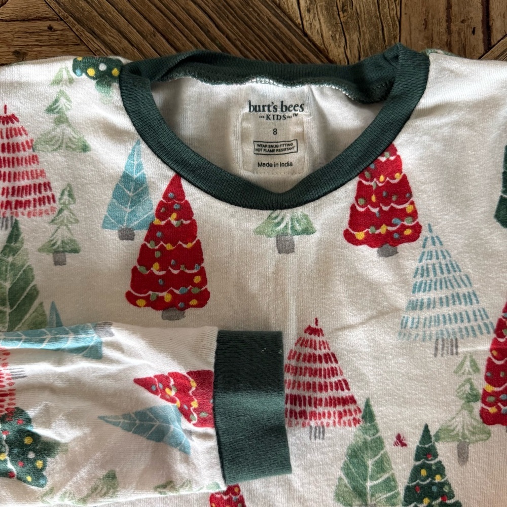 Burt's Bees Kids Pajama Set with Tree Pattern Size 8 - Picture 2 of 6
